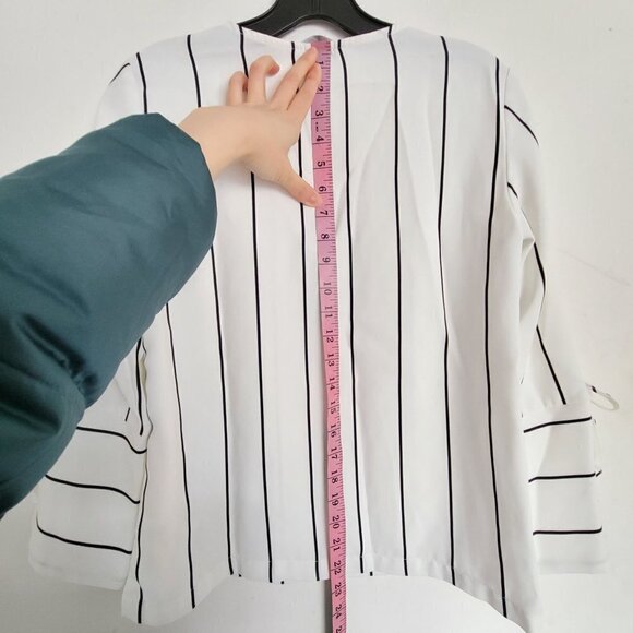 H&M V Neck Striped Black White 3/4 Sleeve Tie Wide Cuff Silky Smooth Blouse Sz 0 - Picture 7 of 11